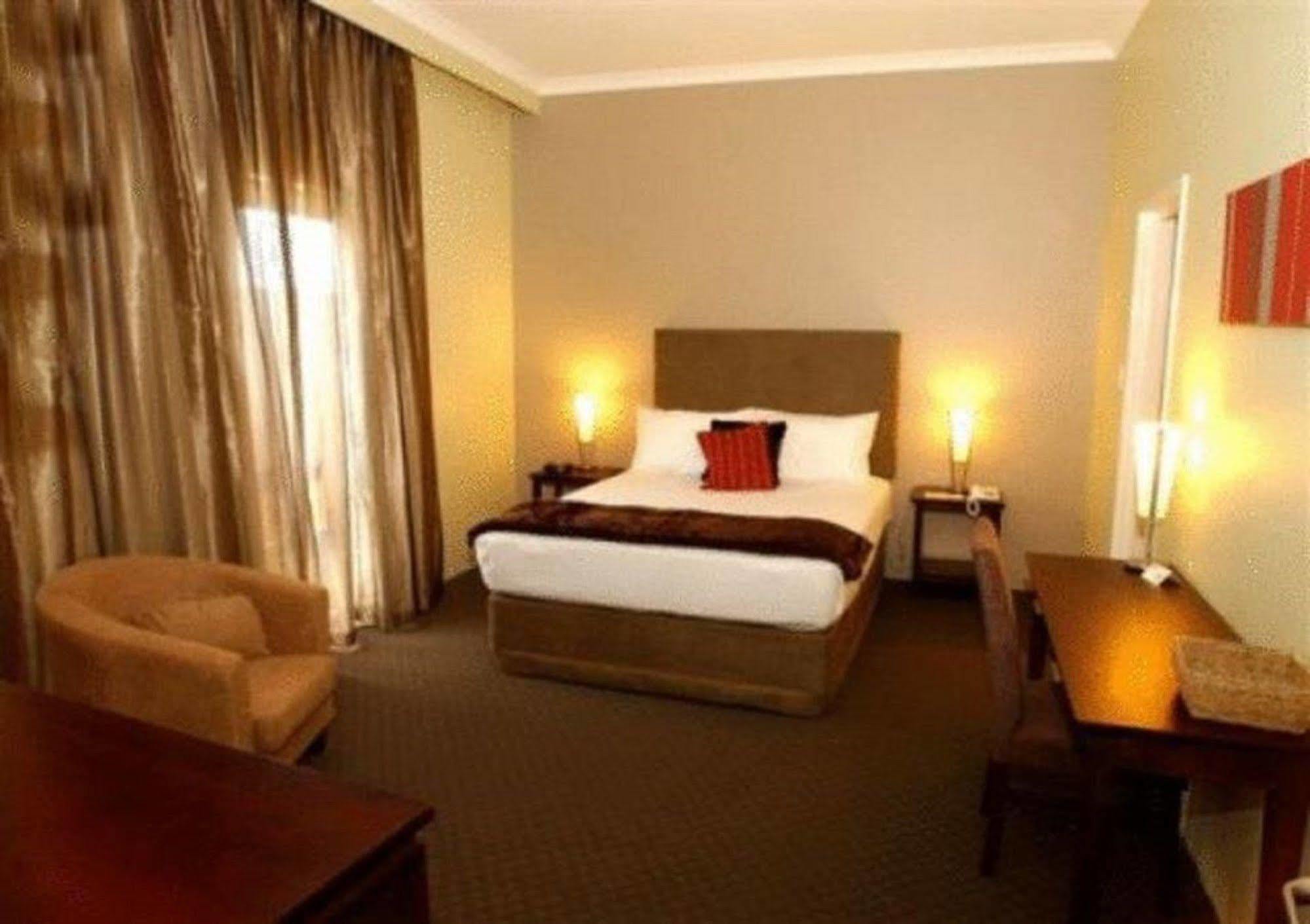 Joondalup City Hotel Perth Pokoj fotografie